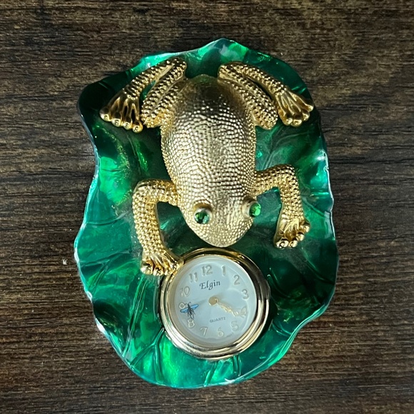 Other - Vintage Gold Tone Frog on Lily Pad with Clock